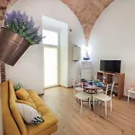 Delizioso Trilocale In Centro A Due Passi Dal Mare דירה גרוטמארה